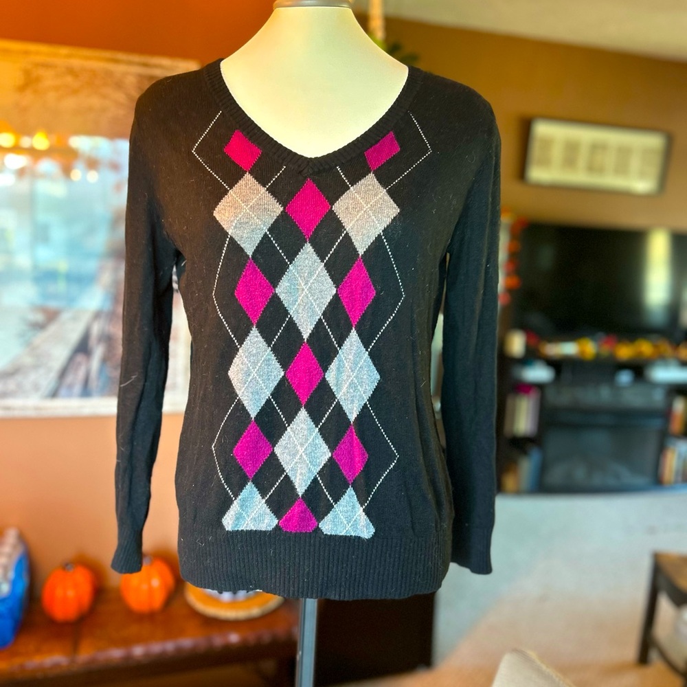 Gray pink and black argyle plaid sweater
